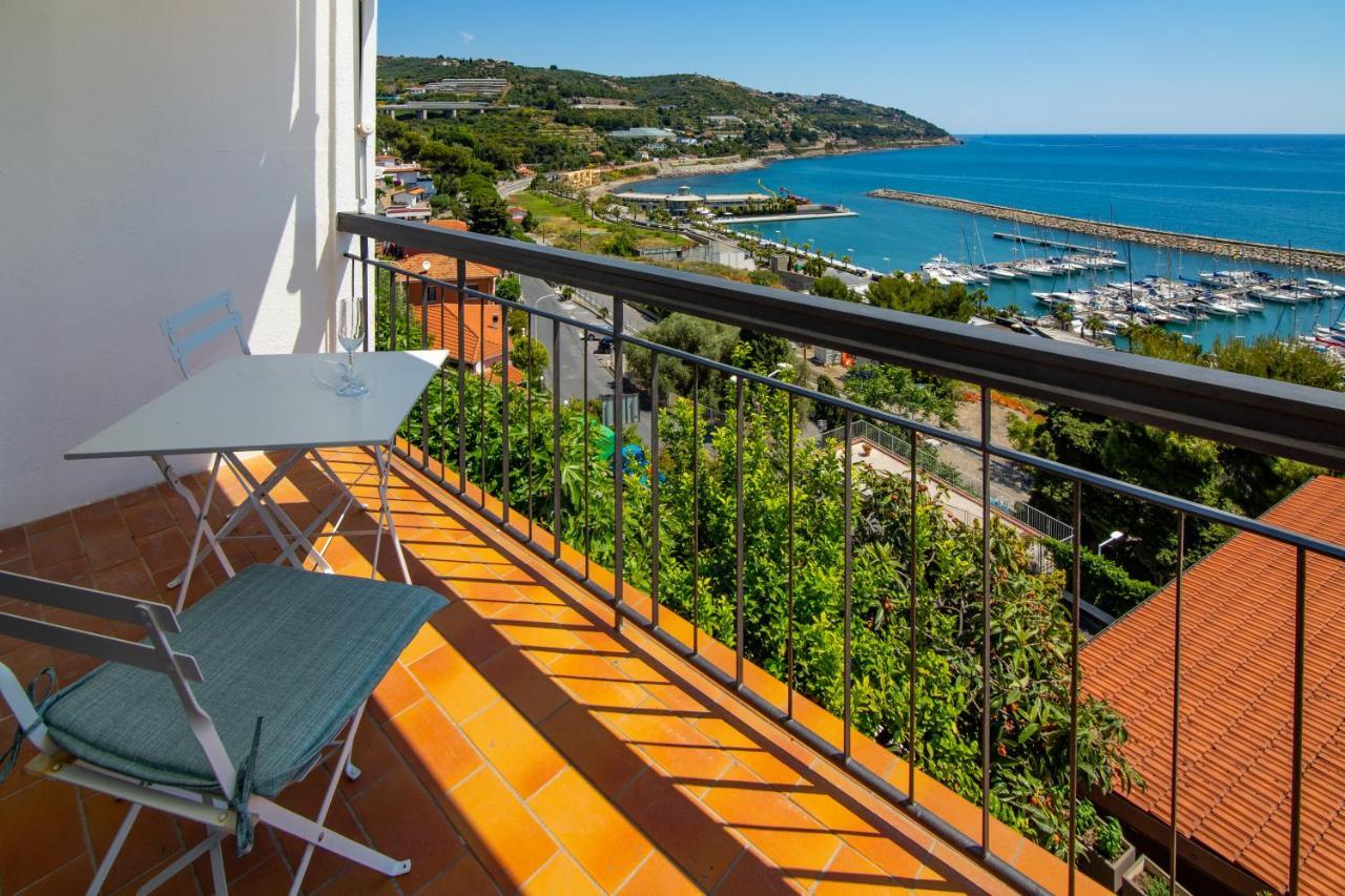 Casa Baia Blu Appartement San Lorenzo al Mare Buitenkant foto