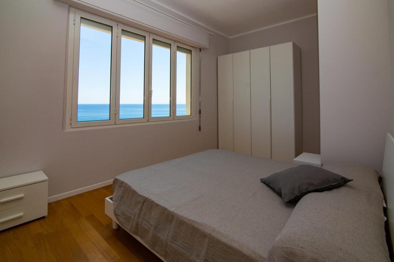 Casa Baia Blu Appartement San Lorenzo al Mare Buitenkant foto