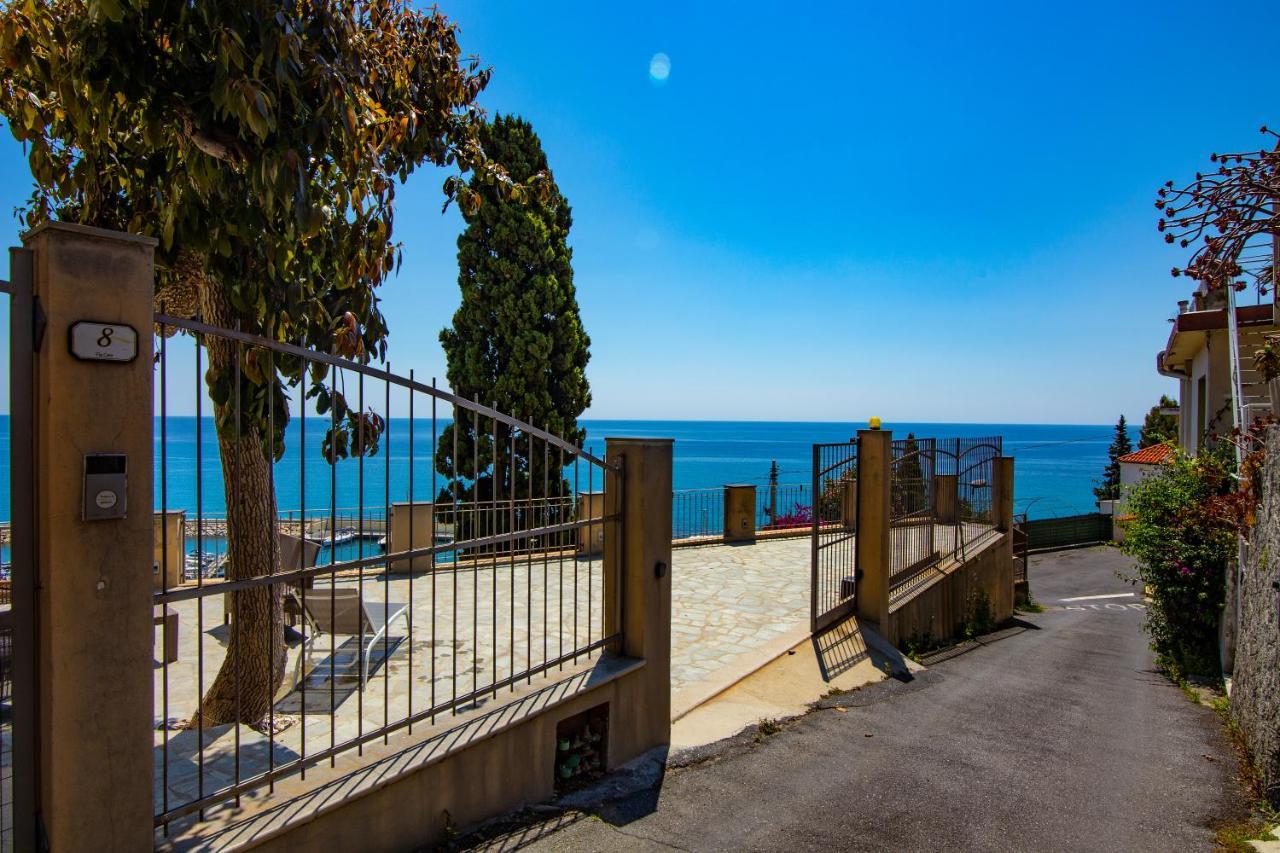 Casa Baia Blu Appartement San Lorenzo al Mare Buitenkant foto