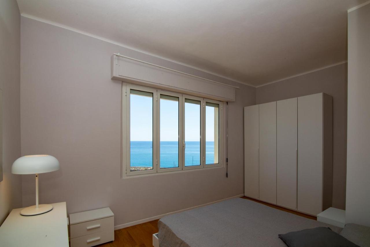 Casa Baia Blu Appartement San Lorenzo al Mare Buitenkant foto