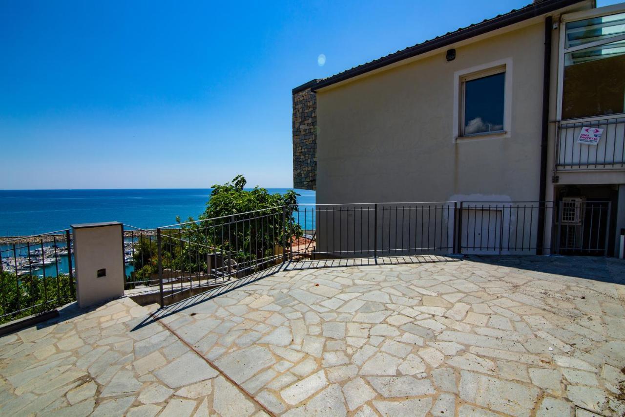 Casa Baia Blu Appartement San Lorenzo al Mare Buitenkant foto